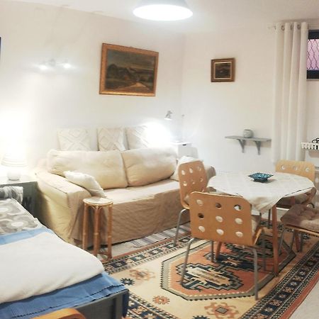 B&B Family Basement Apartment, Breakfast, Free Parking, 5Km From Tulln Chorherrn Kültér fotó