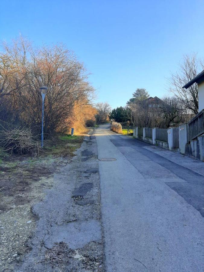 B&B Family Basement Apartment, Breakfast, Free Parking, 5Km From Tulln Chorherrn Kültér fotó