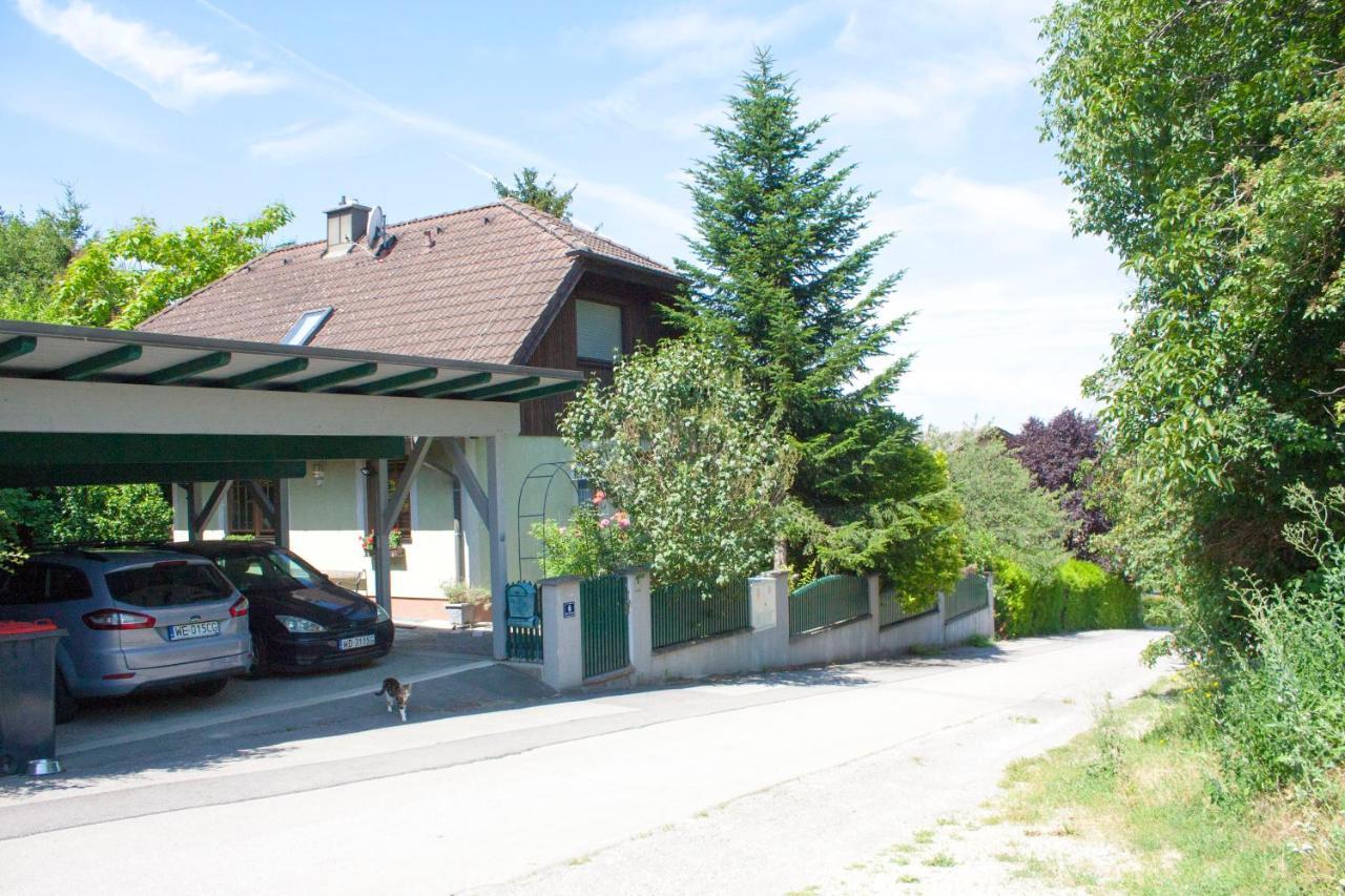 B&B Family Basement Apartment, Breakfast, Free Parking, 5Km From Tulln Chorherrn Kültér fotó
