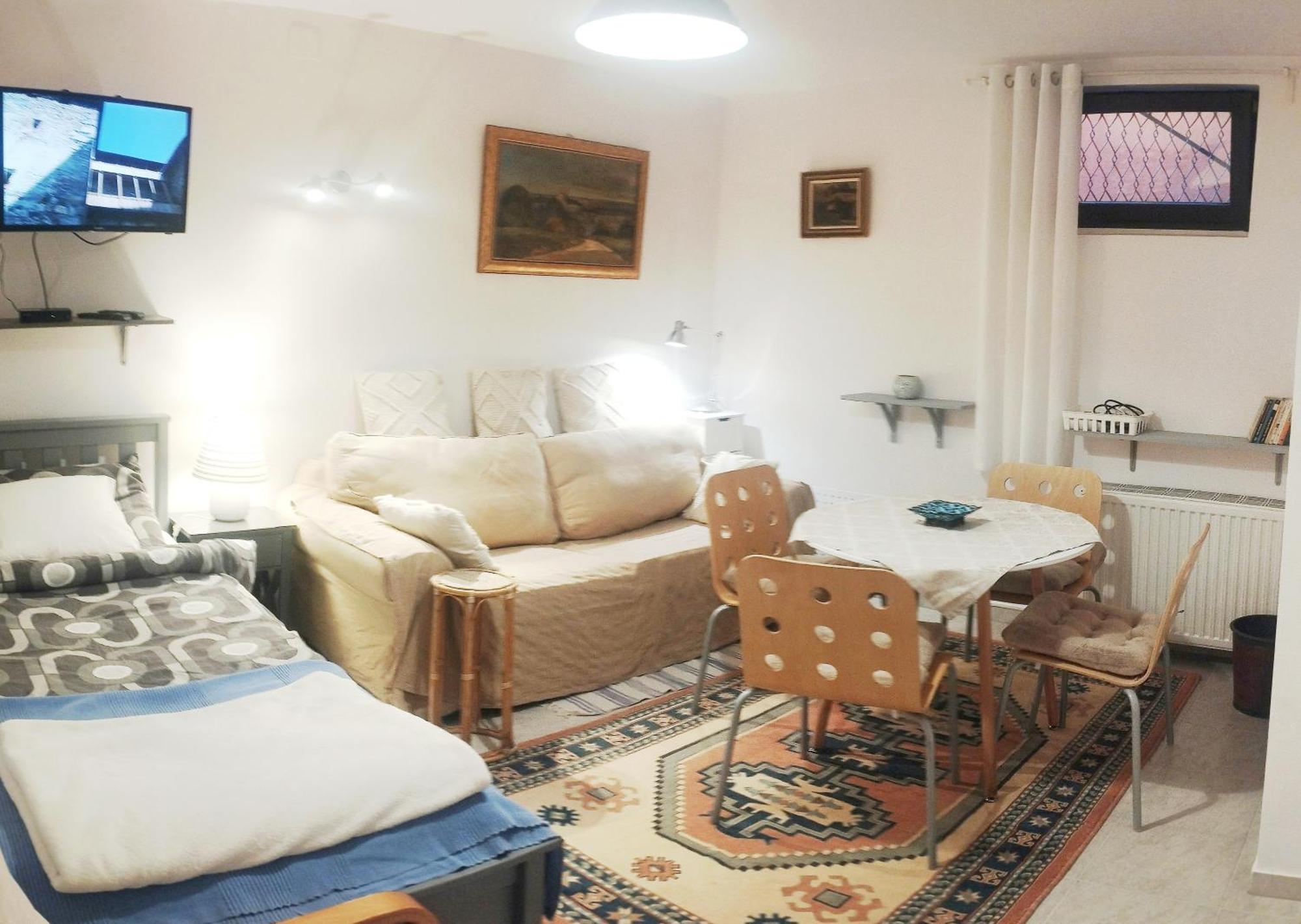 B&B Family Basement Apartment, Breakfast, Free Parking, 5Km From Tulln Chorherrn Kültér fotó