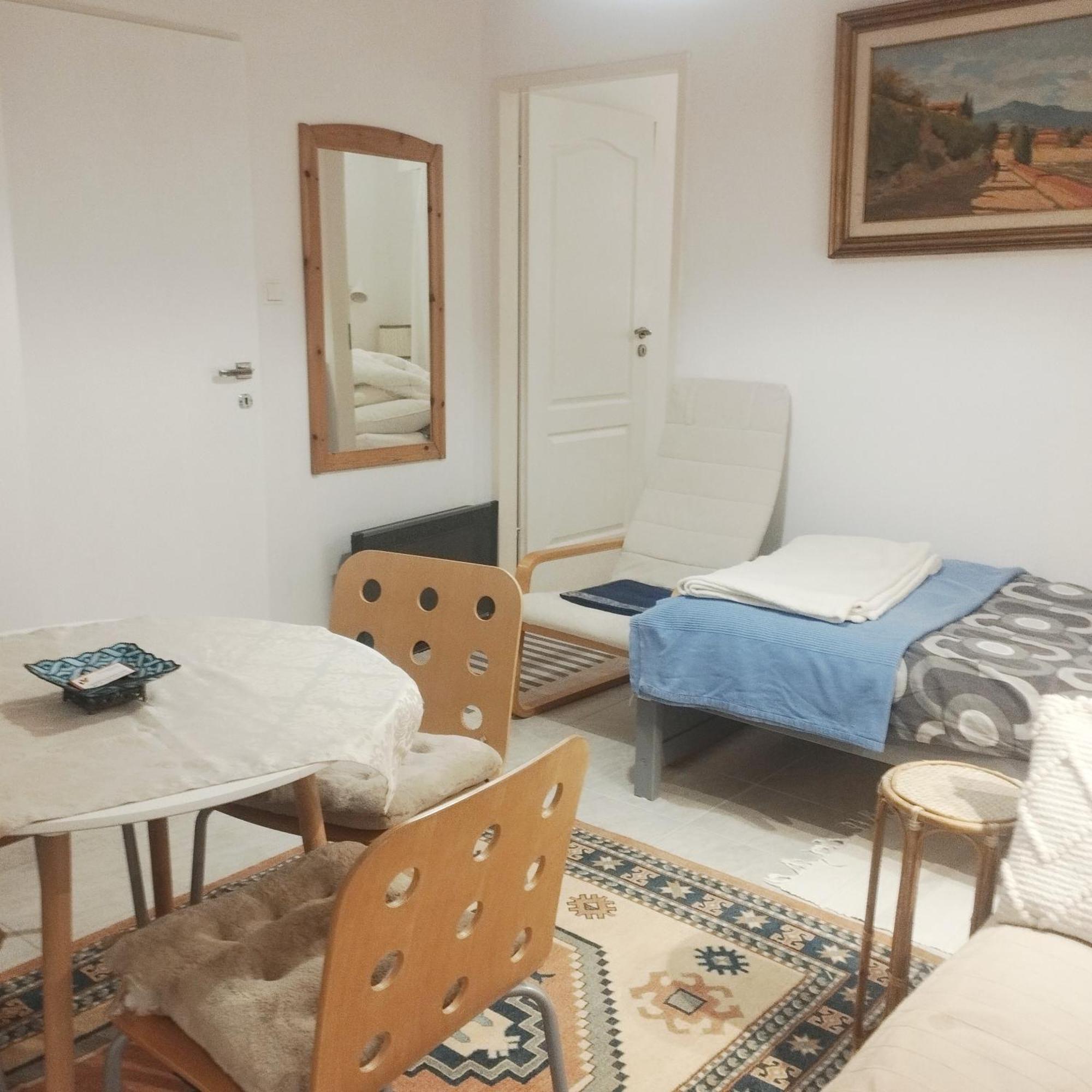 B&B Family Basement Apartment, Breakfast, Free Parking, 5Km From Tulln Chorherrn Kültér fotó